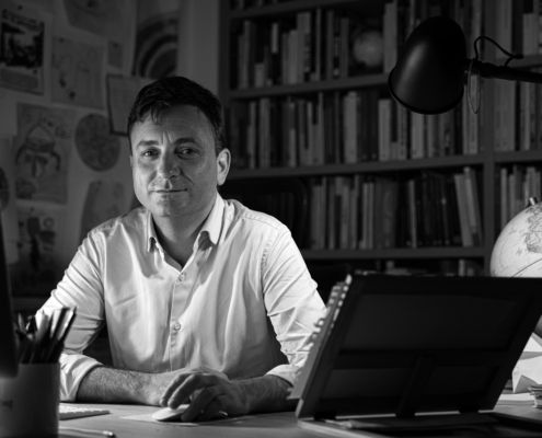 </p>
<p style="text-align: center;">David Pere Martínez Oró, PhD</p>
<p>